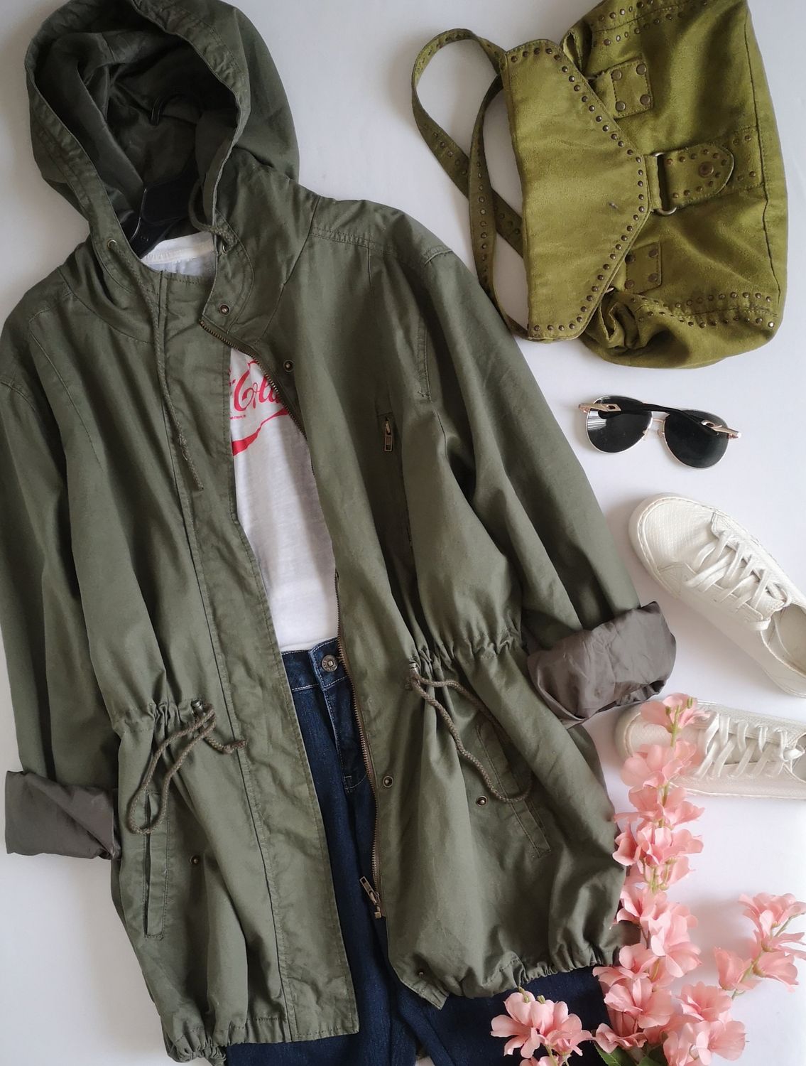 PARKA CON CINTO PARA AJUSTAR