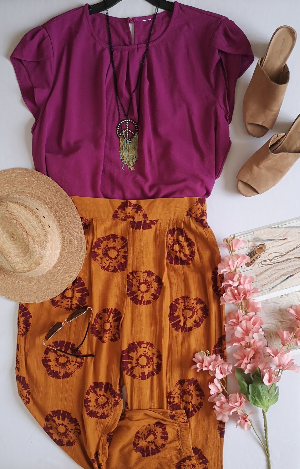 BLUSA Y PANTALÓN TIPO JOGGER