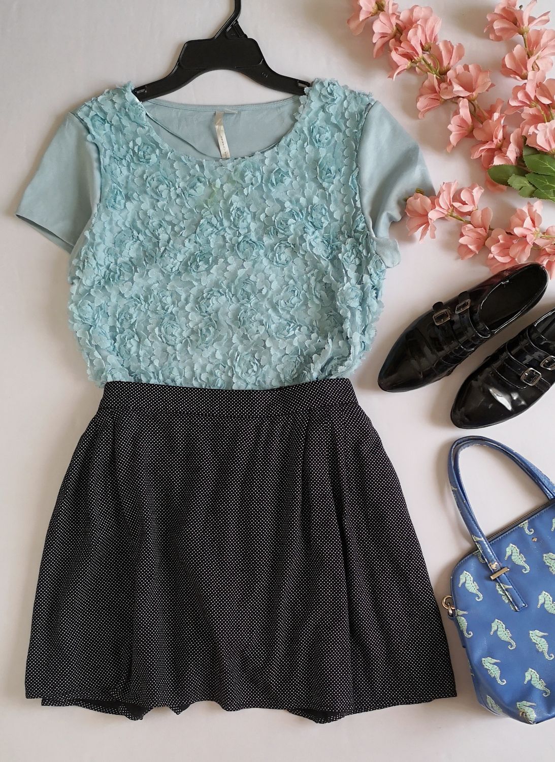 FALDA CORTA Y BLUSA BORDADA ⚓❤️