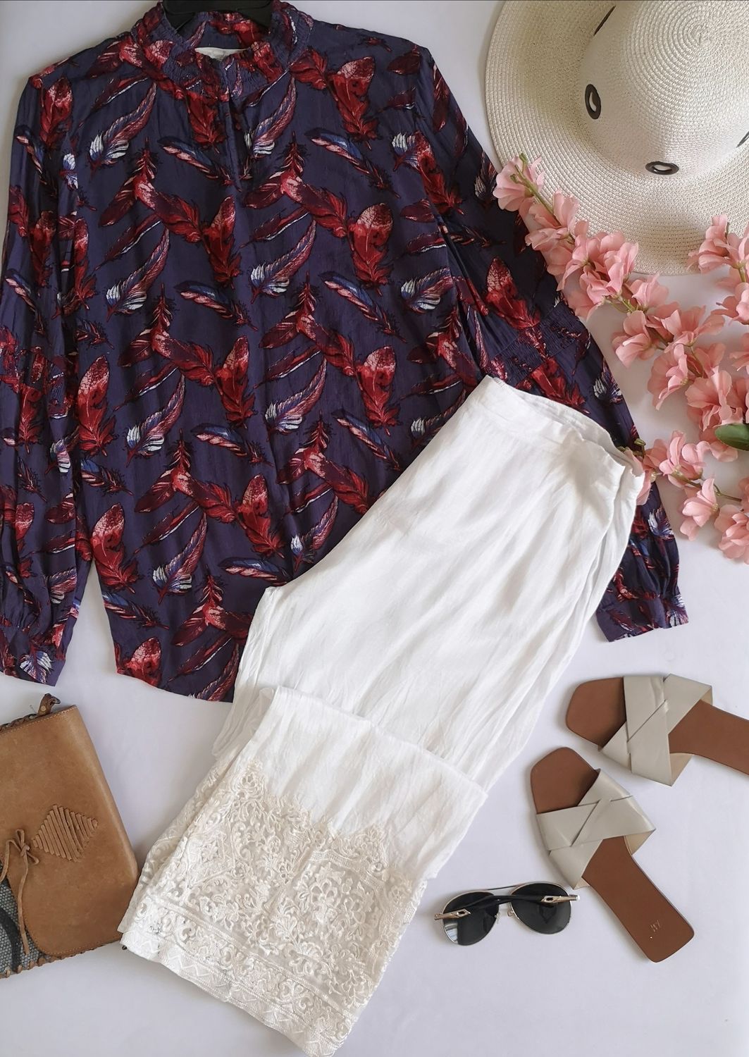 BLUSA TELA SUAVE Y PANTALÓN SEMITRASPARENTE ⚓