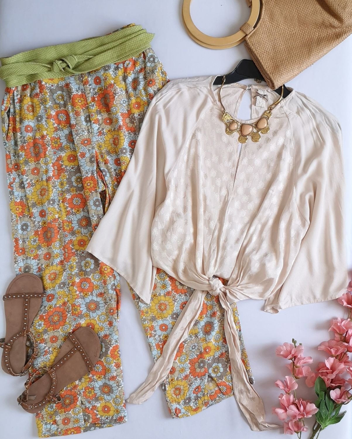 BLUSA CORTA CON NUDO Y PANTALÓN TELA SUAVE ⚓