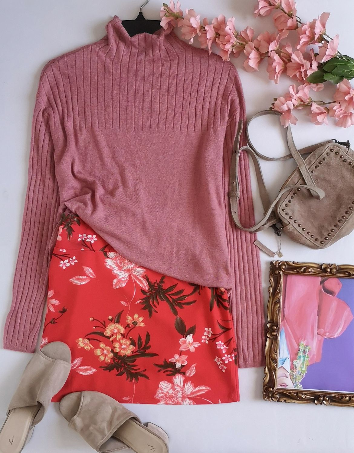 BLUSA TEJIDA CUELLO ALTO Y FALDA CORTA ❤️