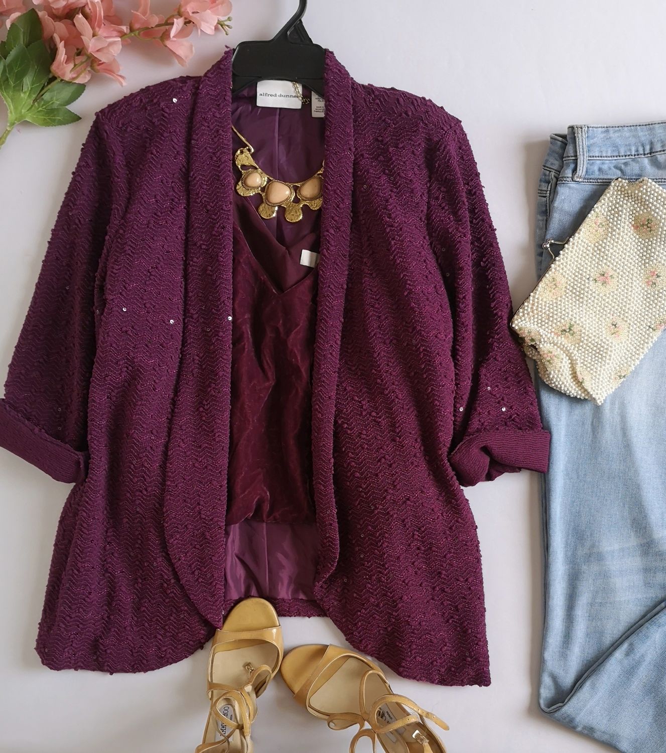 CHAQUETA DE TWEED Y BLUSA CUELLO EN V