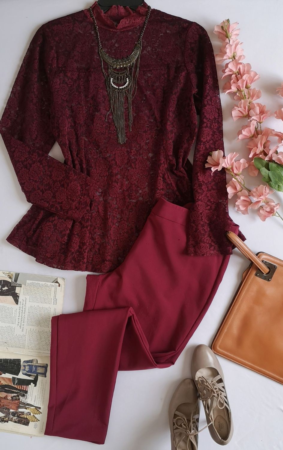 PANTALÓN CORTE RECTO Y BLUSA DE ENCAJE SEMITRANSPARENTE 💙⚓