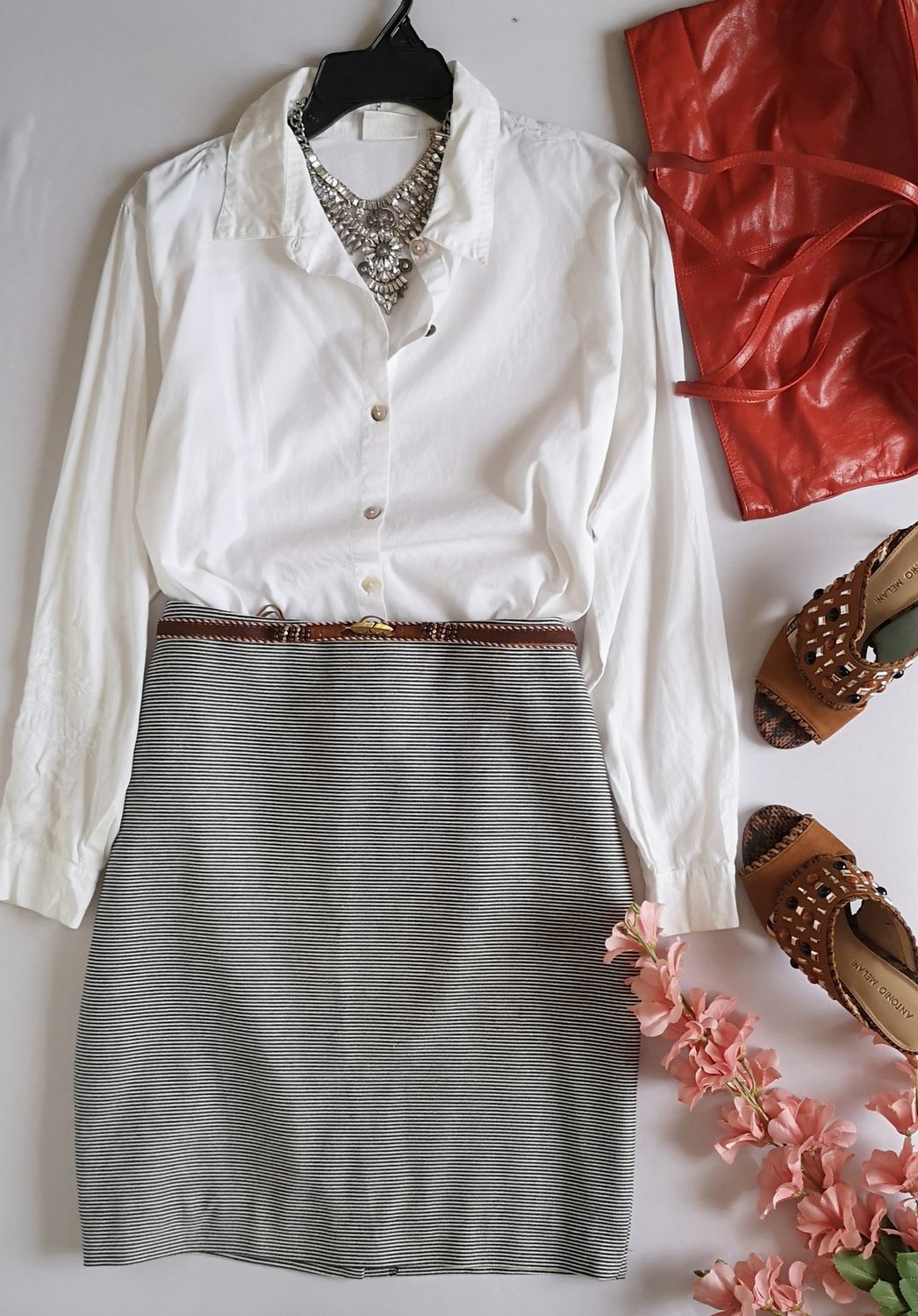 BLUSA MANGA LARGA Y FALDA A LA RODILLA ❤️