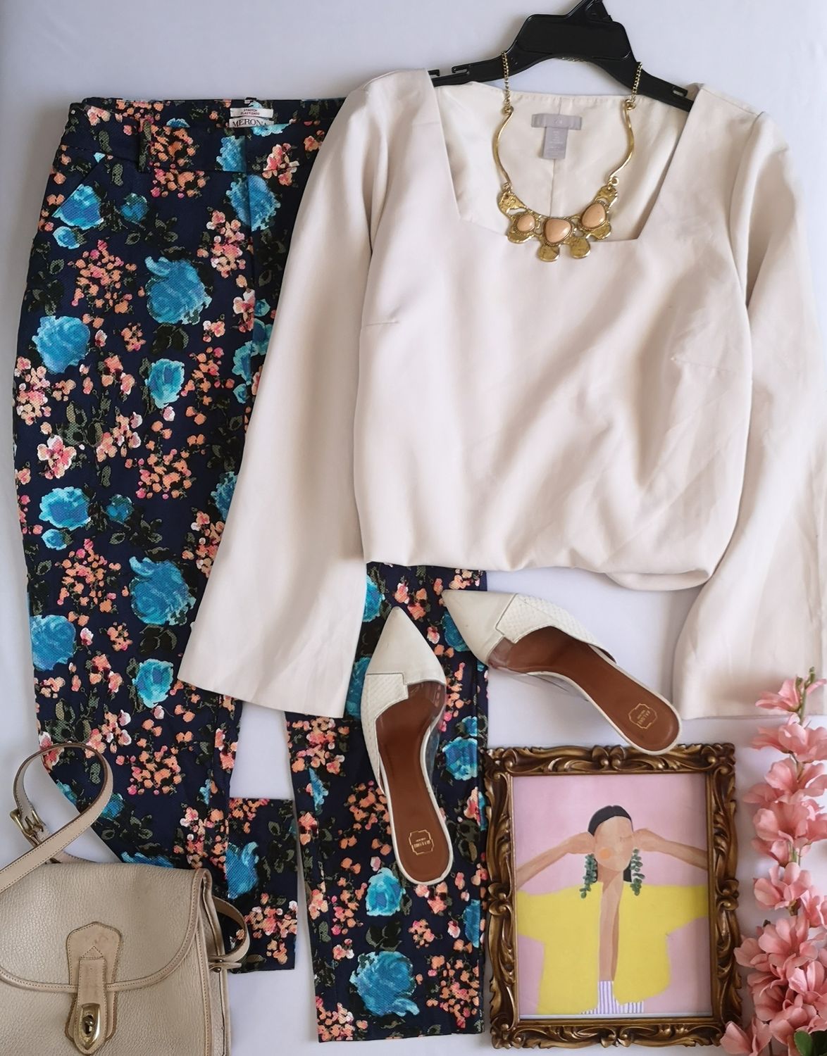 BLUSA CUELLO CUADRADO Y PANTALÓN CON BOLSAS A LOS LADOS