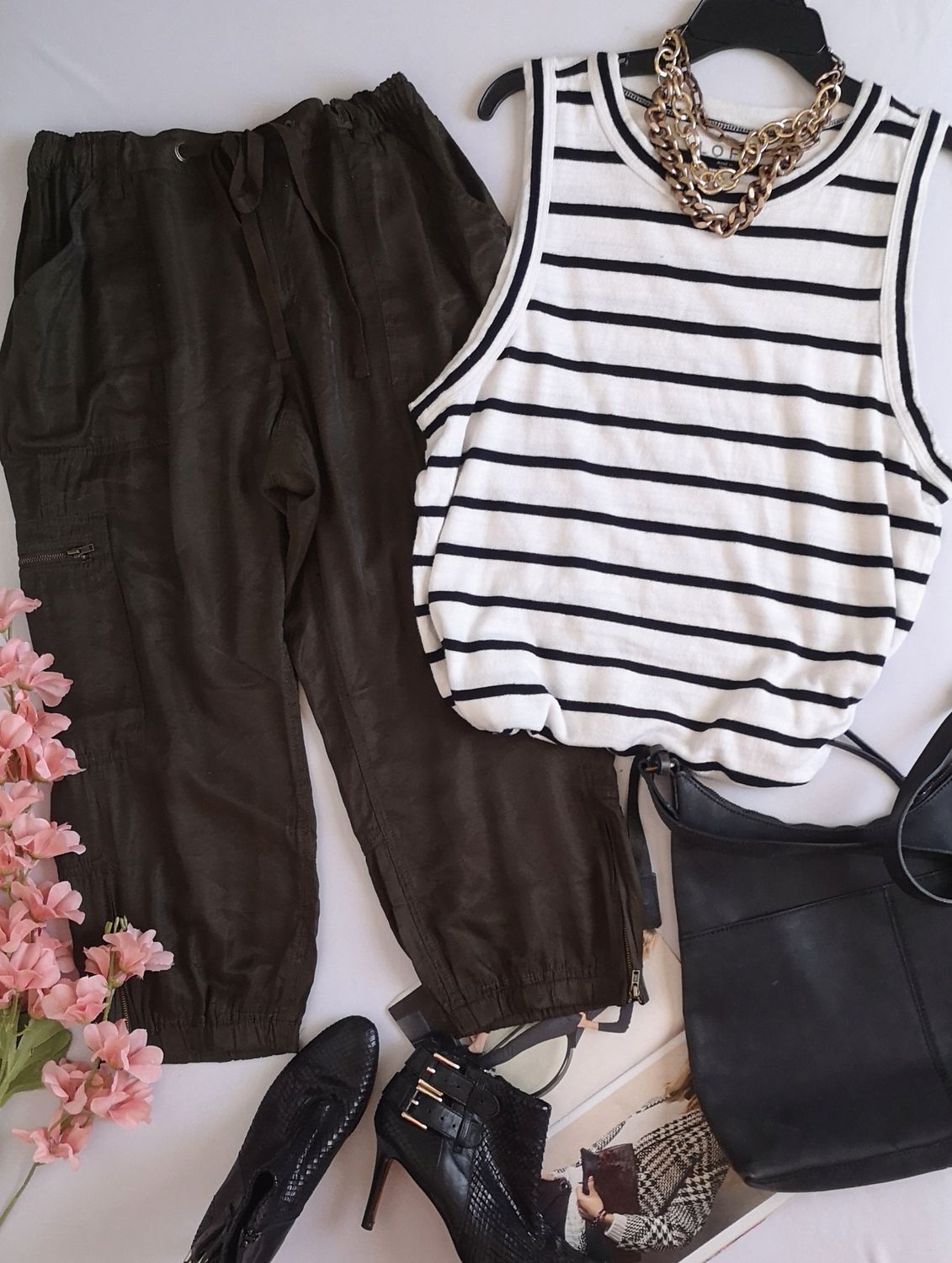 PANTALÓN CORTO Y BLUSA