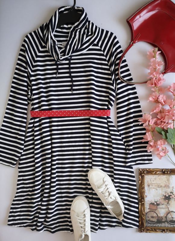 VESTIDO CON BOLSAS A LOS LADOS INCLUYE CINCHO ⚓