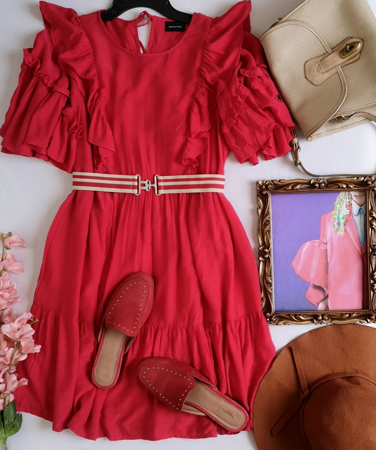 VESTIDO CON OLANES EN LAS MANGAS INCLUYE CINCHO