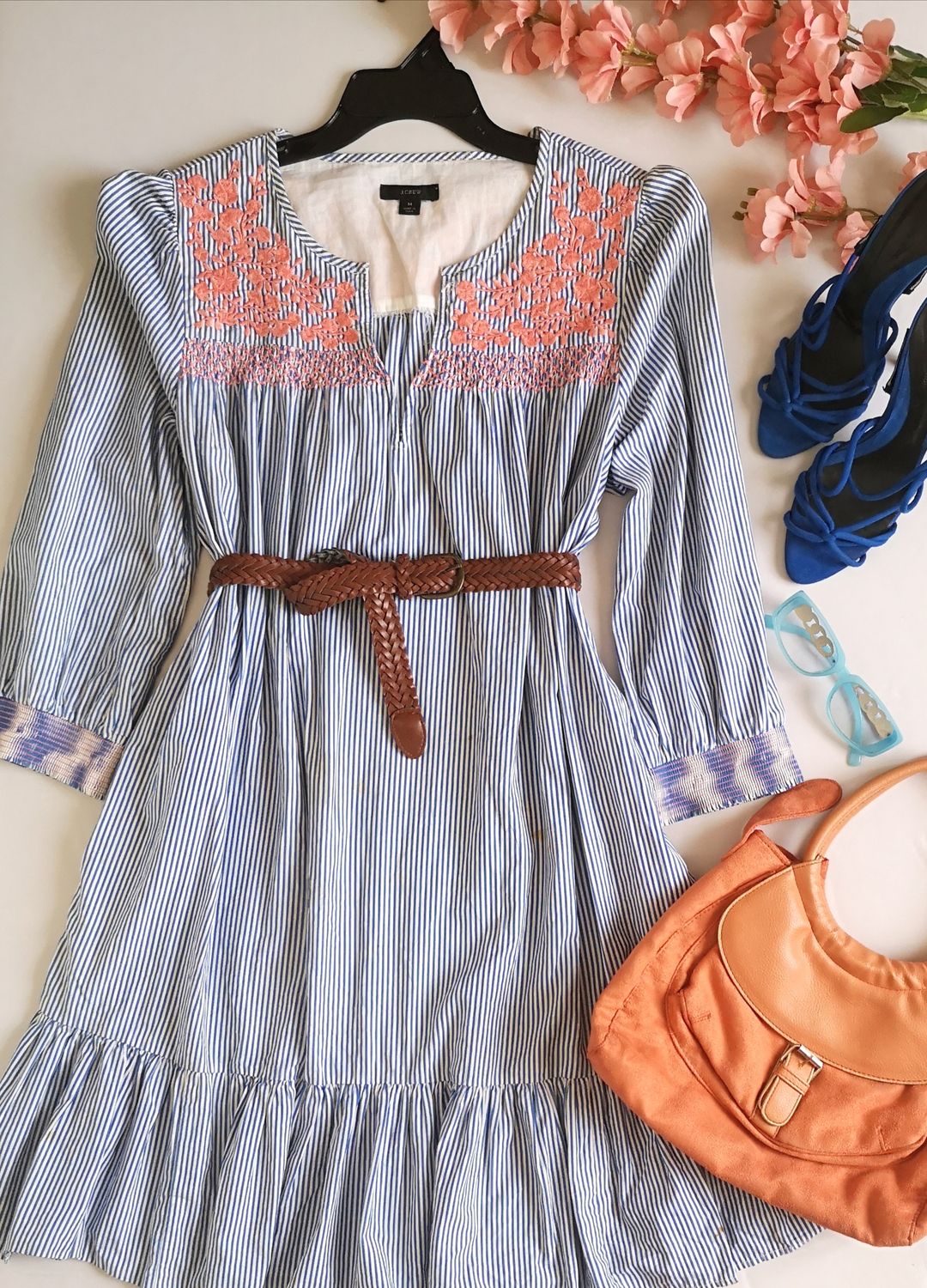 VESTIDO CON BOLSAS A LOS LADOS INCLUYE CINCHO ⚓