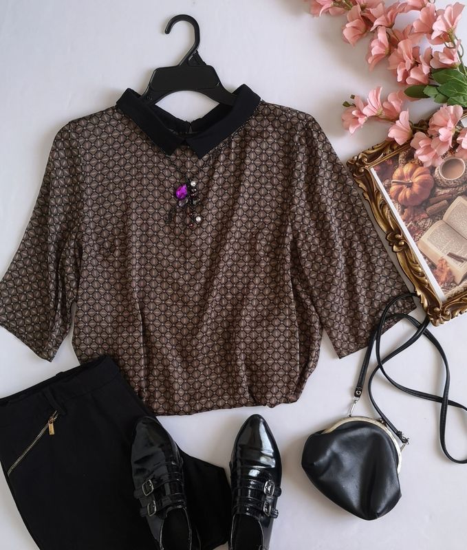 BLUSA TIPO SEDA INCLUYE COLLAR