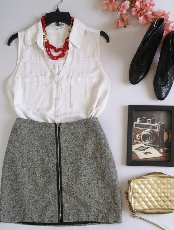 FALDA CORTA Y BLUSA CON BOLSAS ADELANTE ❤️