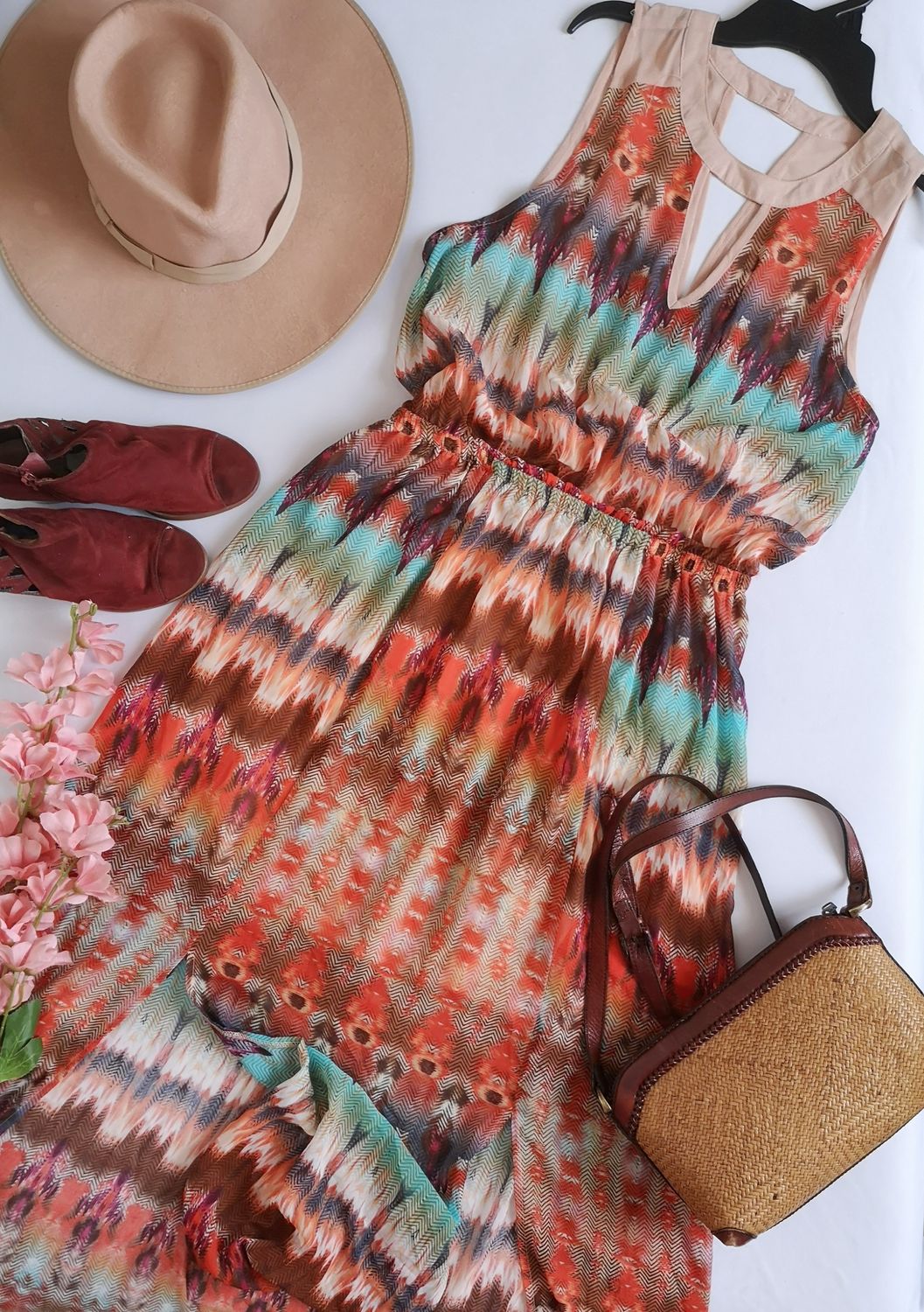 MAXI VESTIDO ABIERTO DE ATRÁS