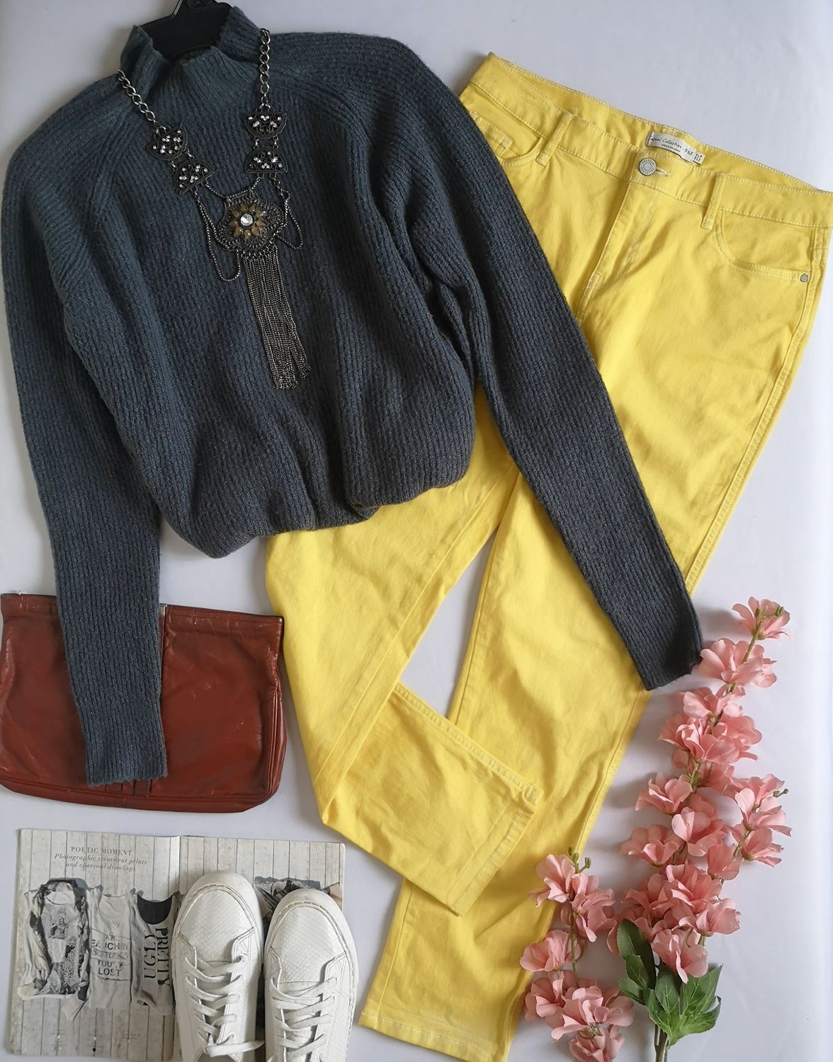 SUÉTER CUELLO CERRADO Y JEANS SKINNY ⚓