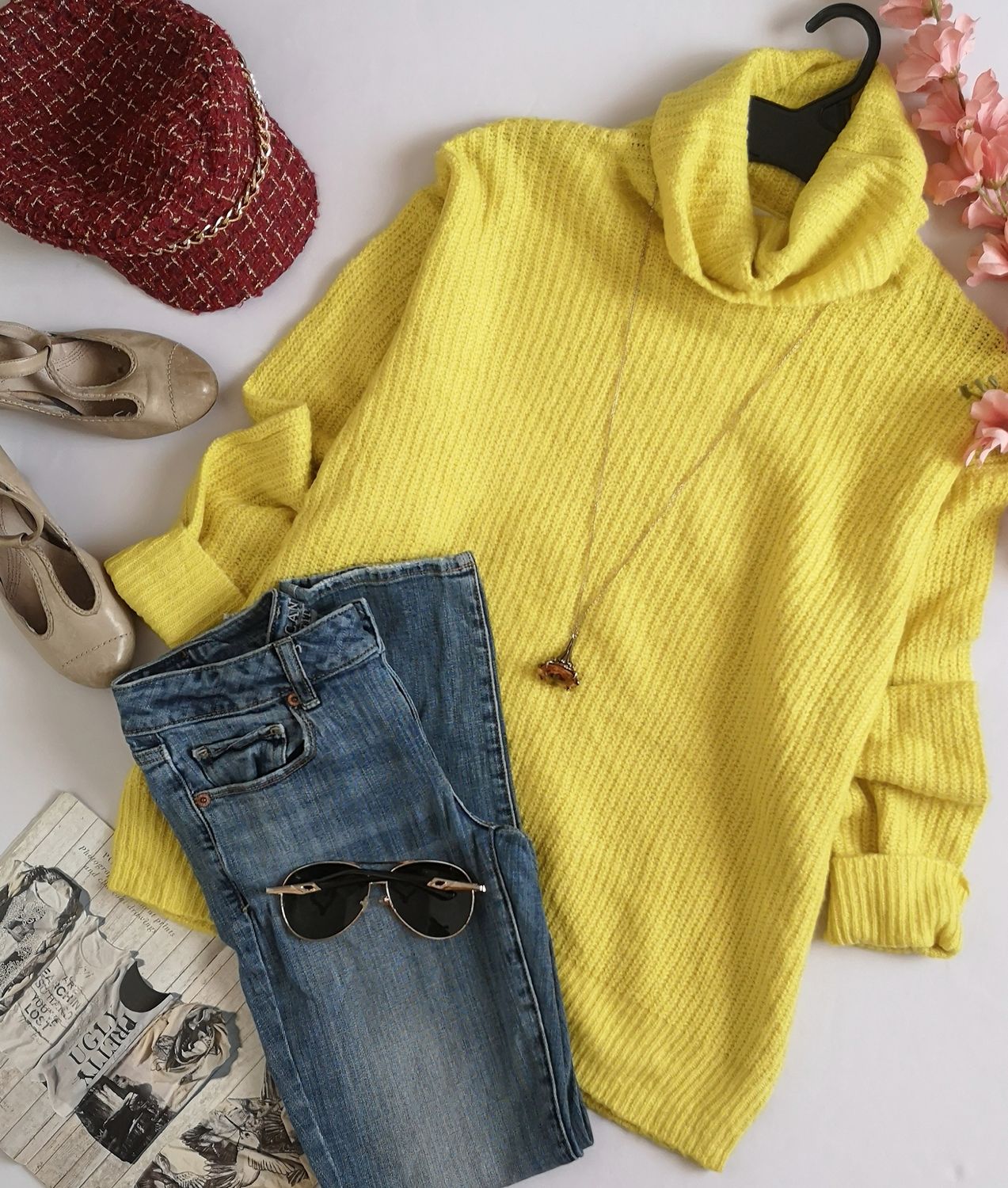 SUÉTER CUELLO ALTO ESTILO ANCHO