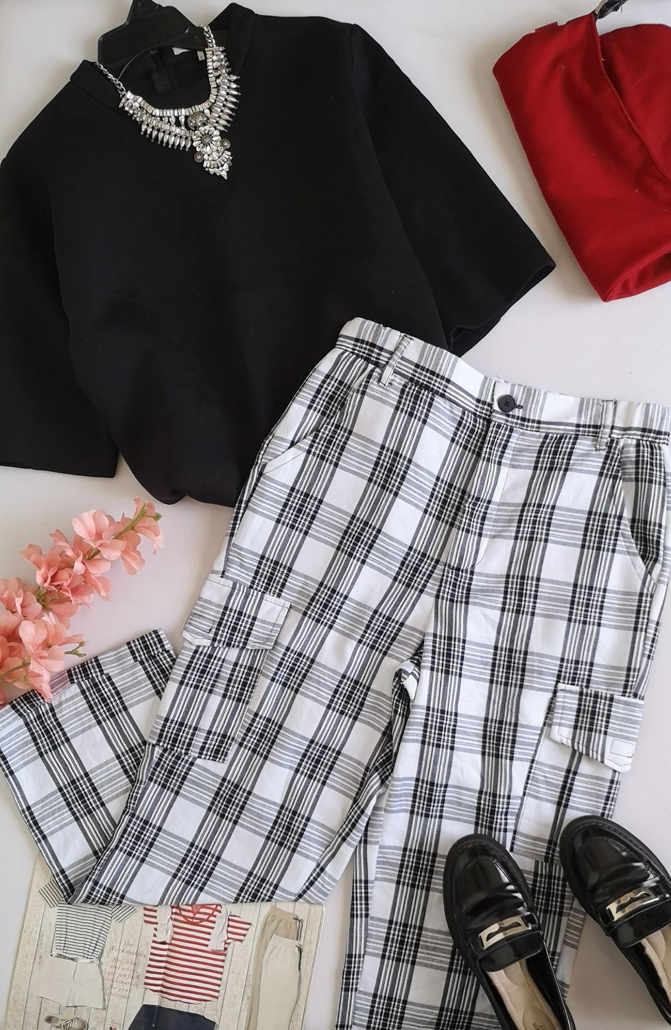 BLUSA TELA GRUESA Y PANTALÓN ESTILO CARGO