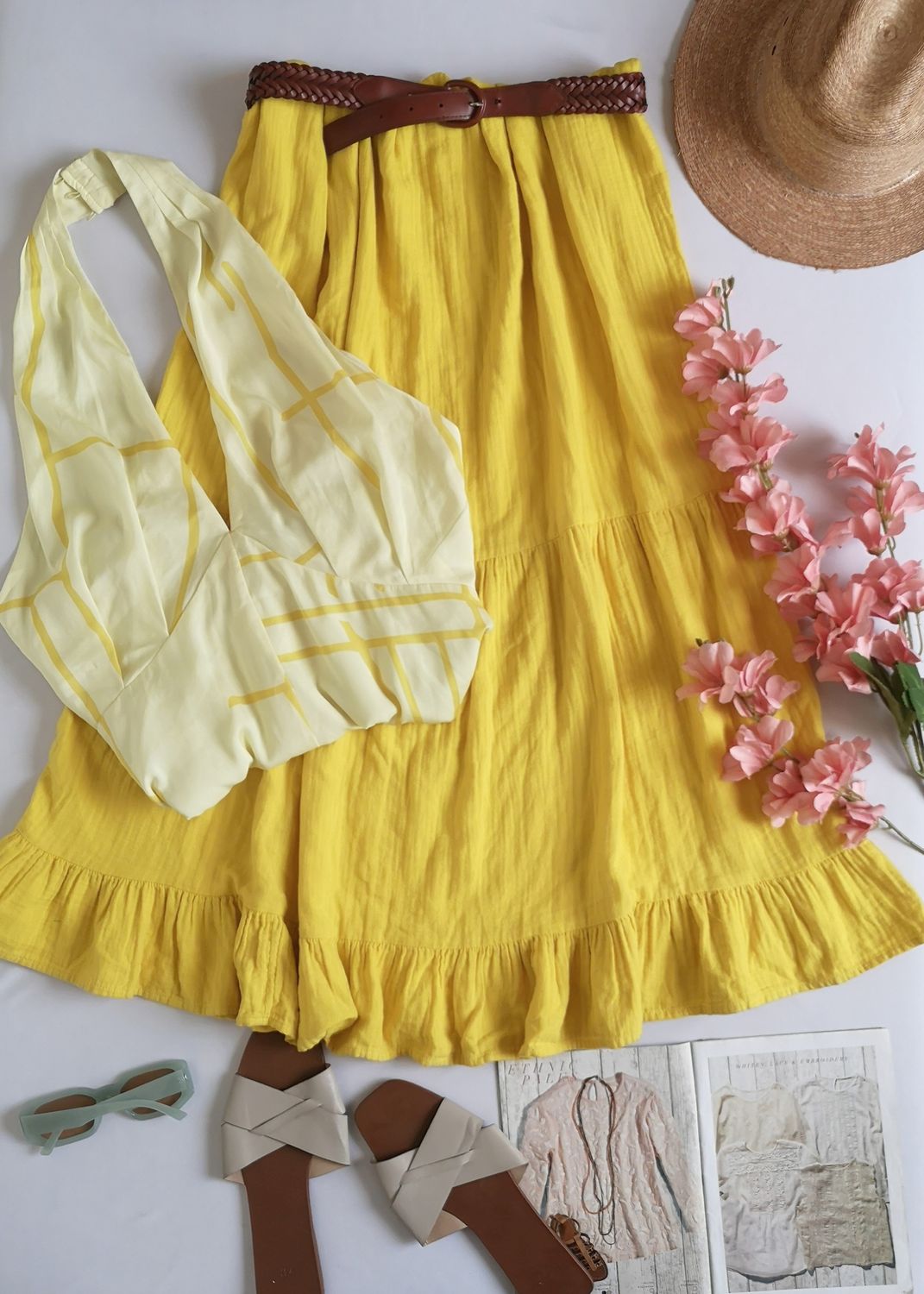 FALDA AL TOBILLO CON BOLSAS A LOS LADOS Y BLUSA HALTER ⚓