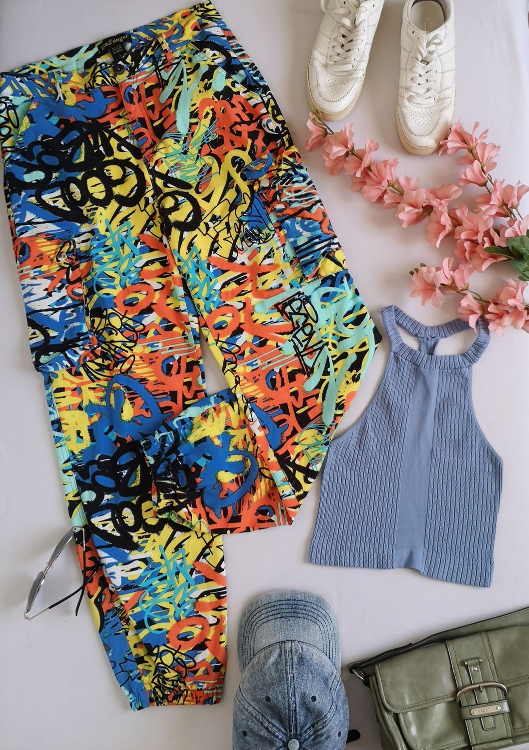 PANTALÓN CARGO Y CROP TOP