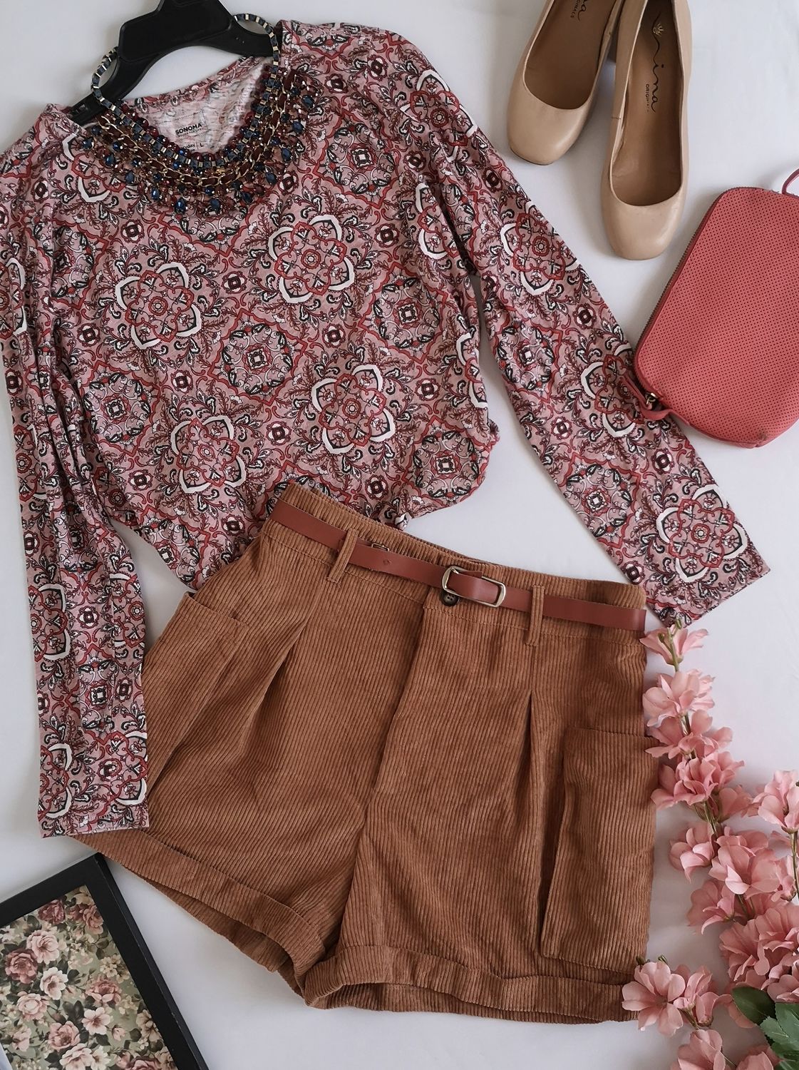 SHORT DE CORDUROY CON BLUSA TELA SUAVE