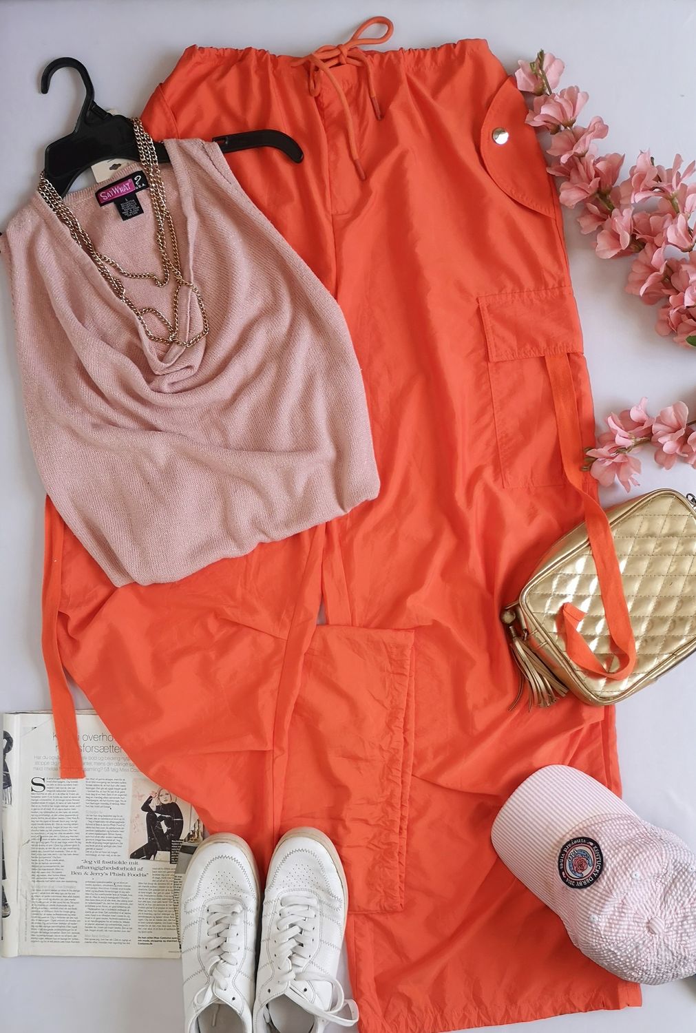 BLUS TEJIDA CON PANTALÓN TIPO CARGO