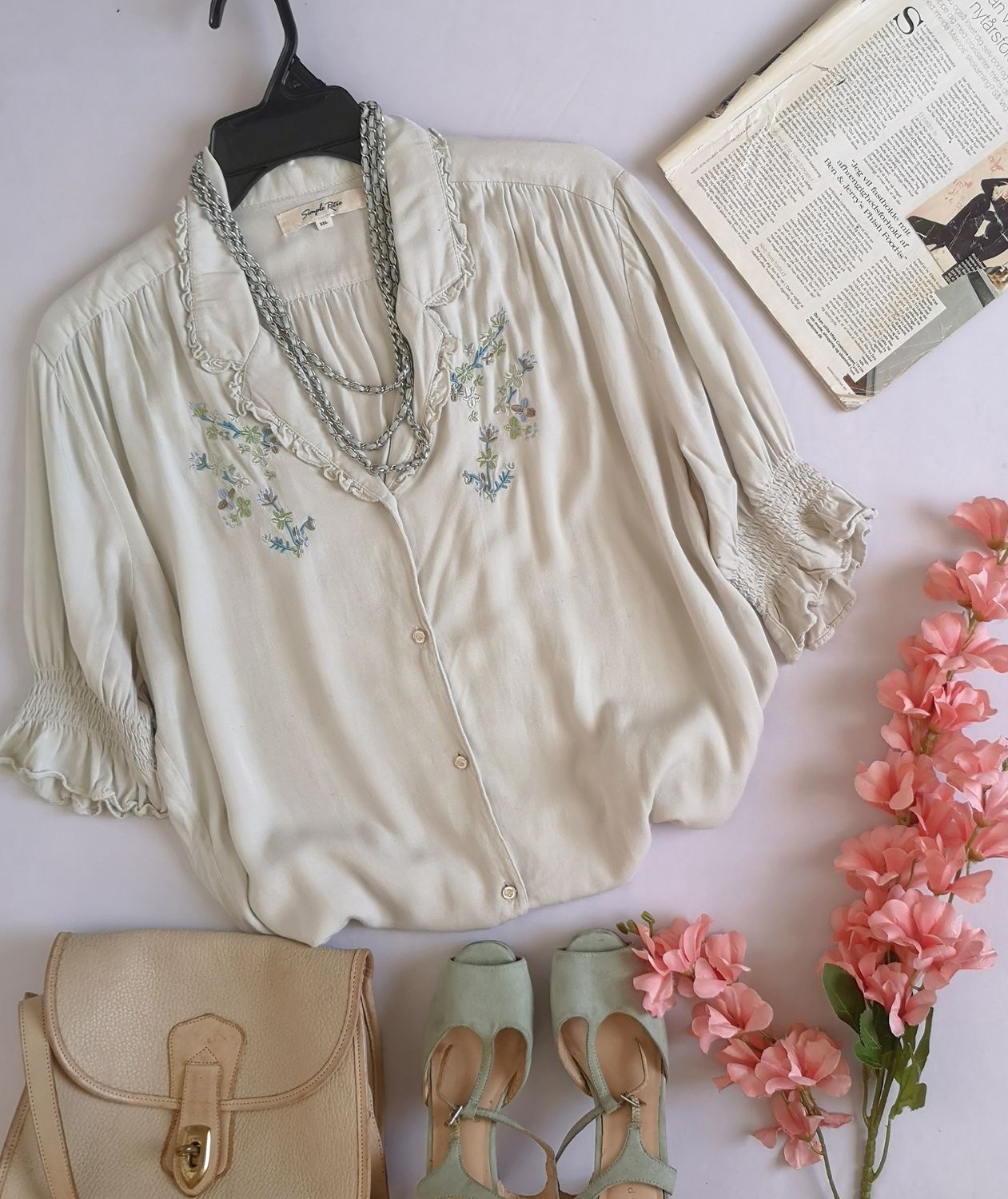 BLUSA BORDADA INCLUYE COLLAR ❤️