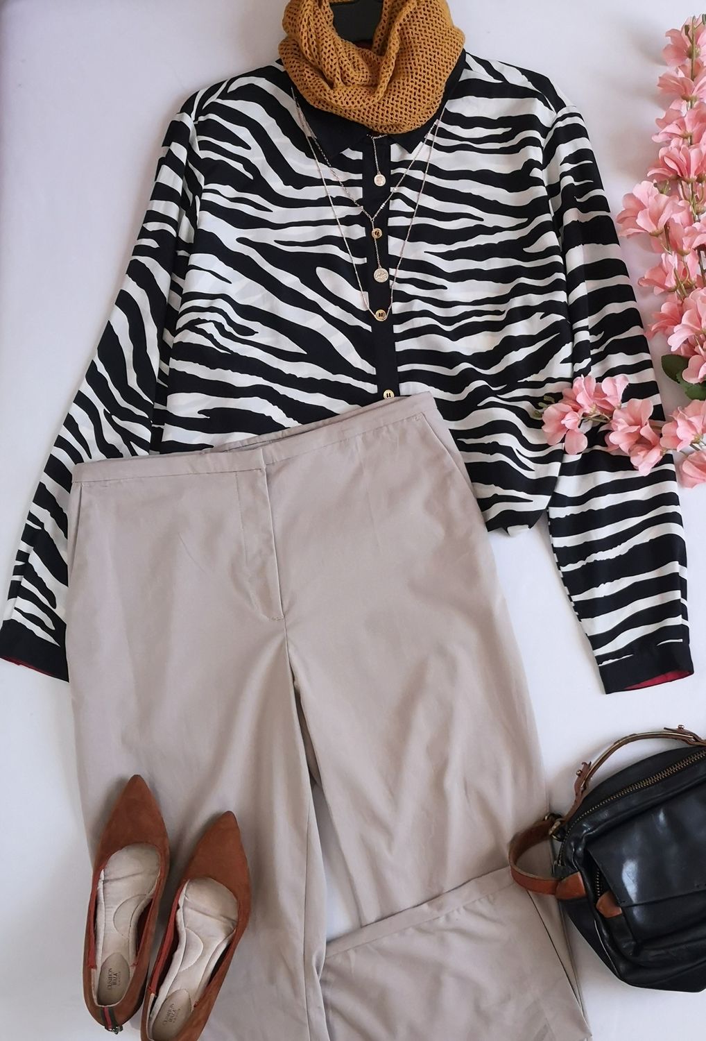 BLUSA MANGA LARGA Y PANTALÓN SEMIFORMAL