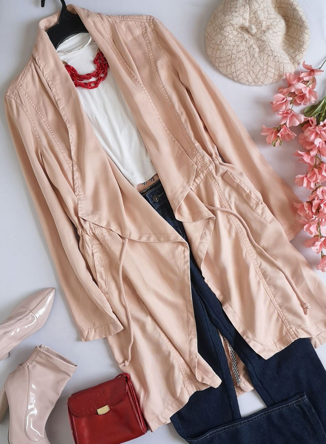 CHAQUETA ASIMÉTRICA CON BOLSAS 