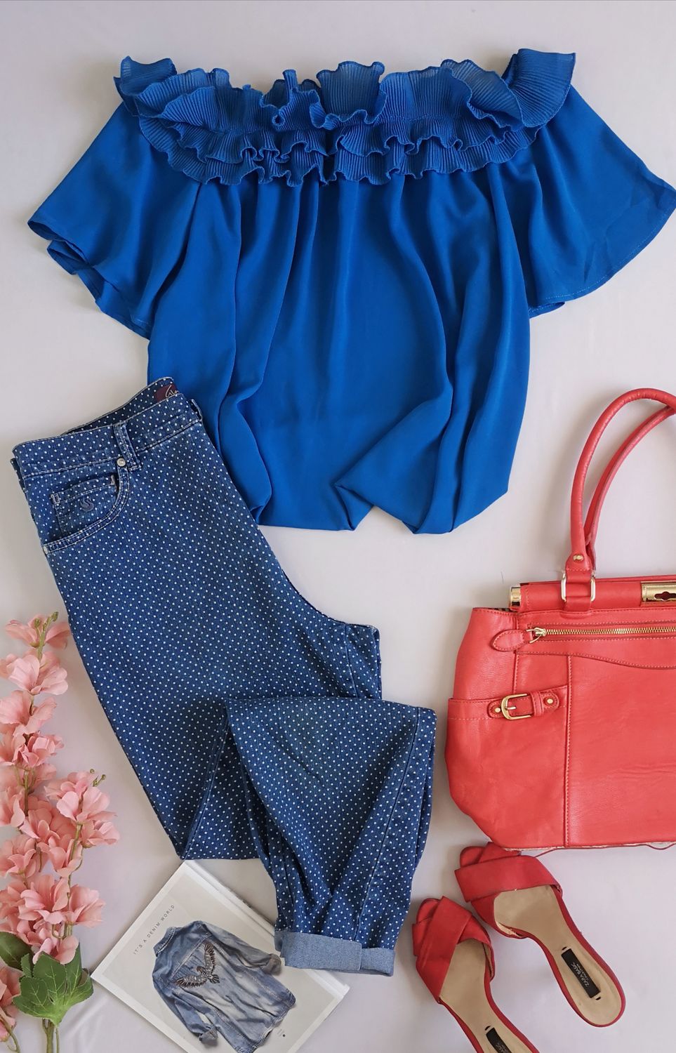 JEANS ANCHO DE ABAJO Y BLUSA HOMBROS DESCUBIERTOS