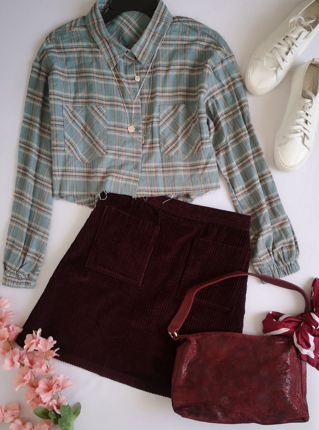 FALDA CINTURA ALTA Y BLUSA CROP