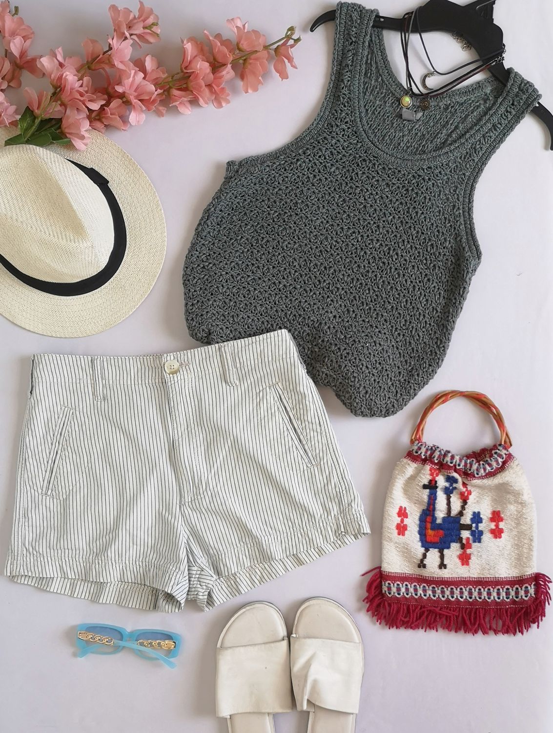 BLUSA TEJIDA CON SHORT DE ALGODÓN