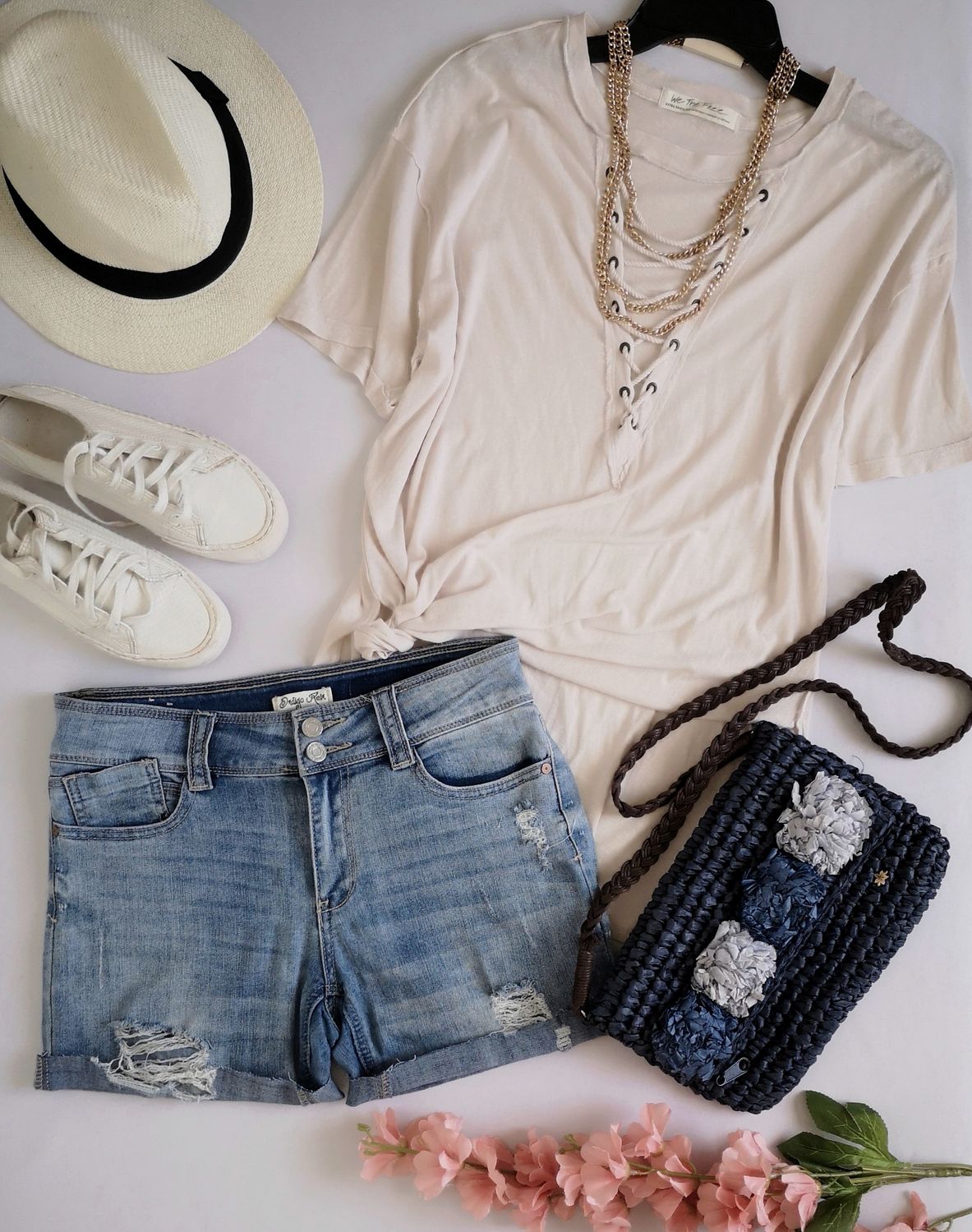 SHORT RASGADO Y BLUSA DE ALGODÓN ⚓