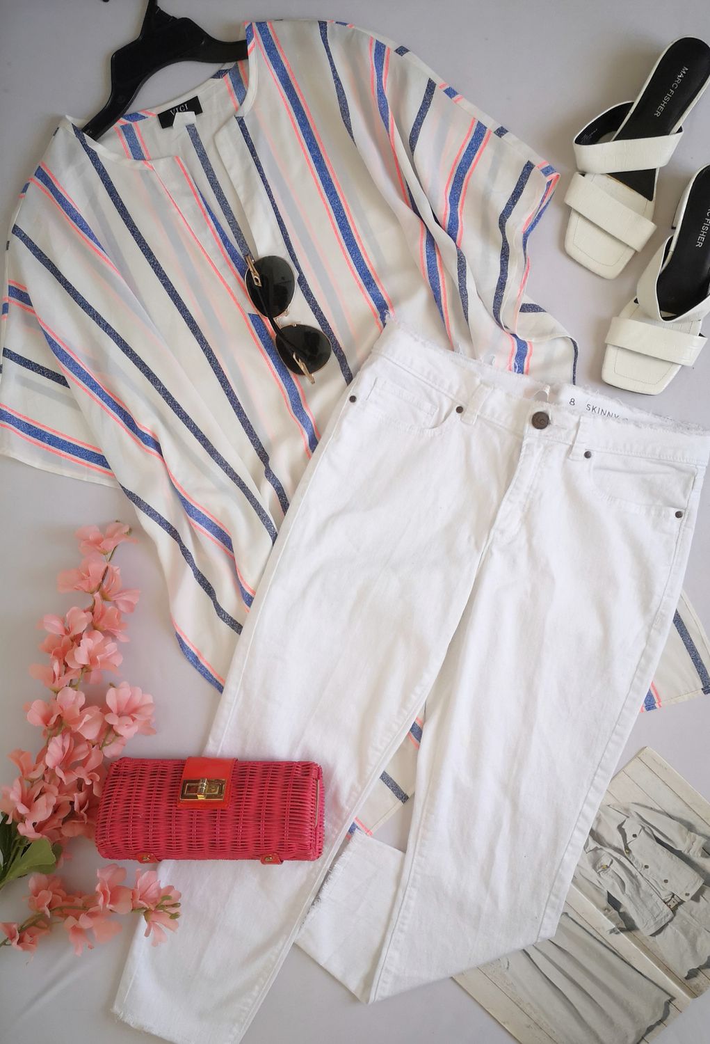 JEANS CAPRI CON BLUSA ESTILO ANCHO ❤️