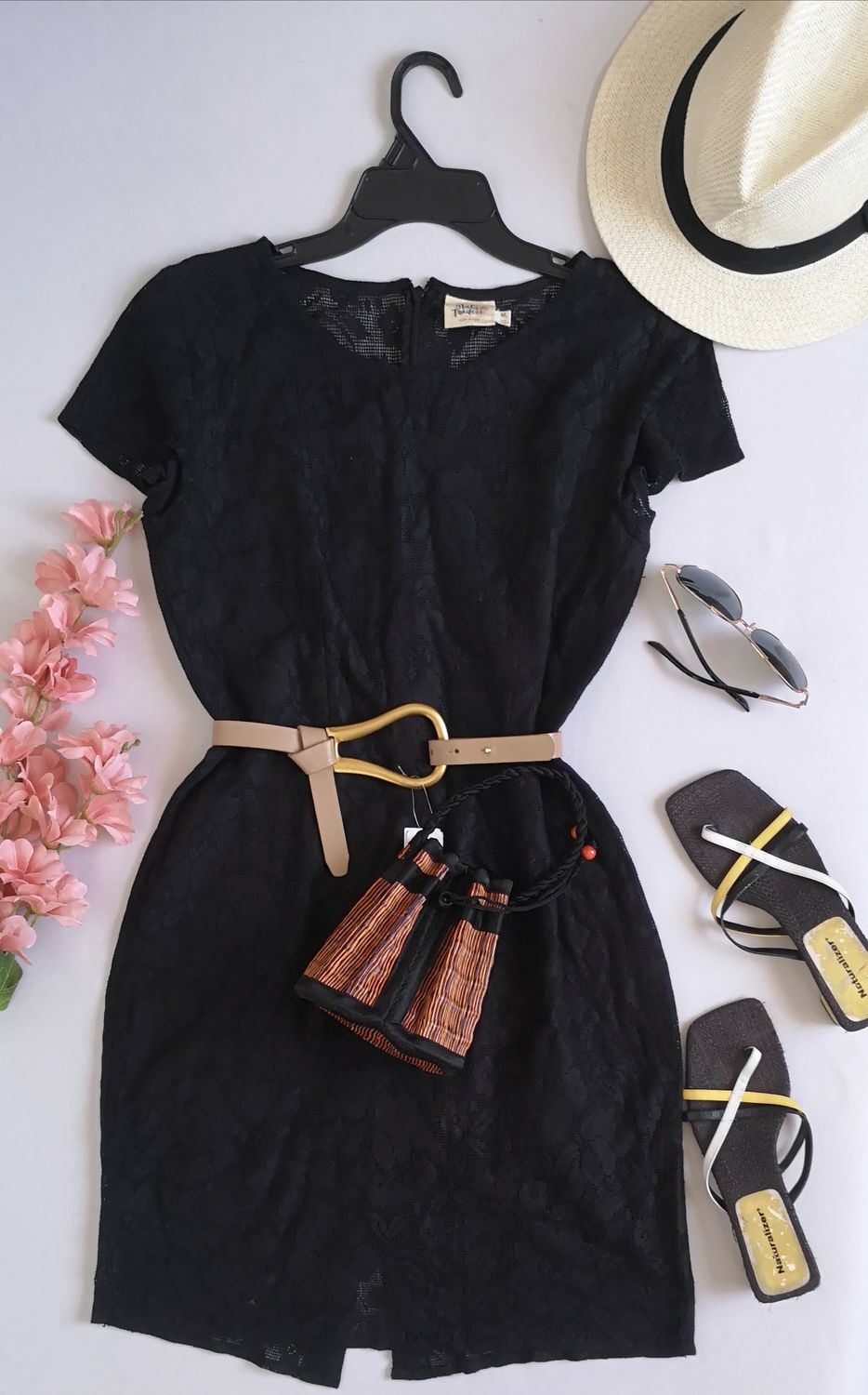 VESTIDO DE ENCAJE INCLUYE CINCHO NUEVO ⚓