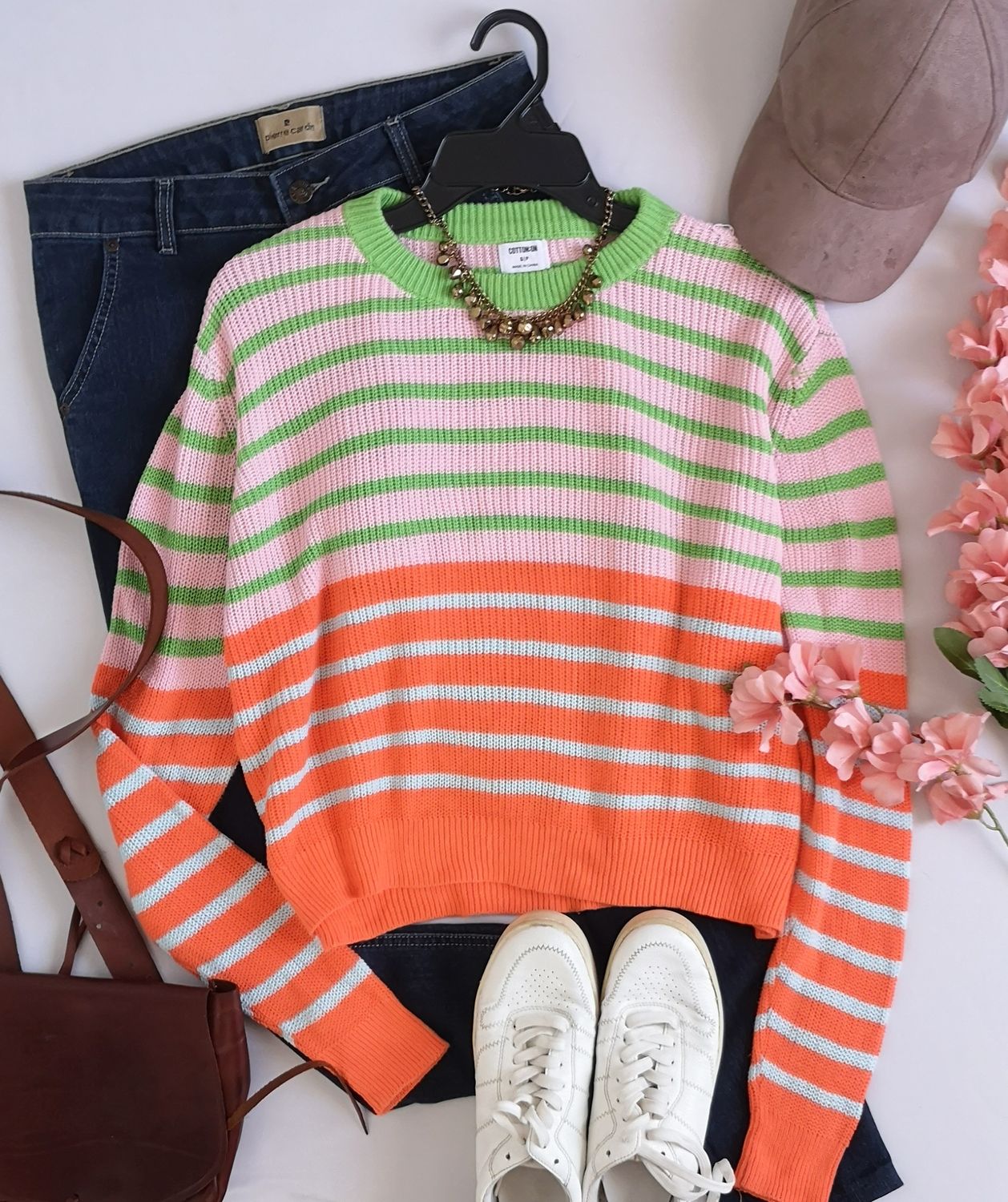 SUÉTER CUELLO REDONDO INCLUYE COLLAR 