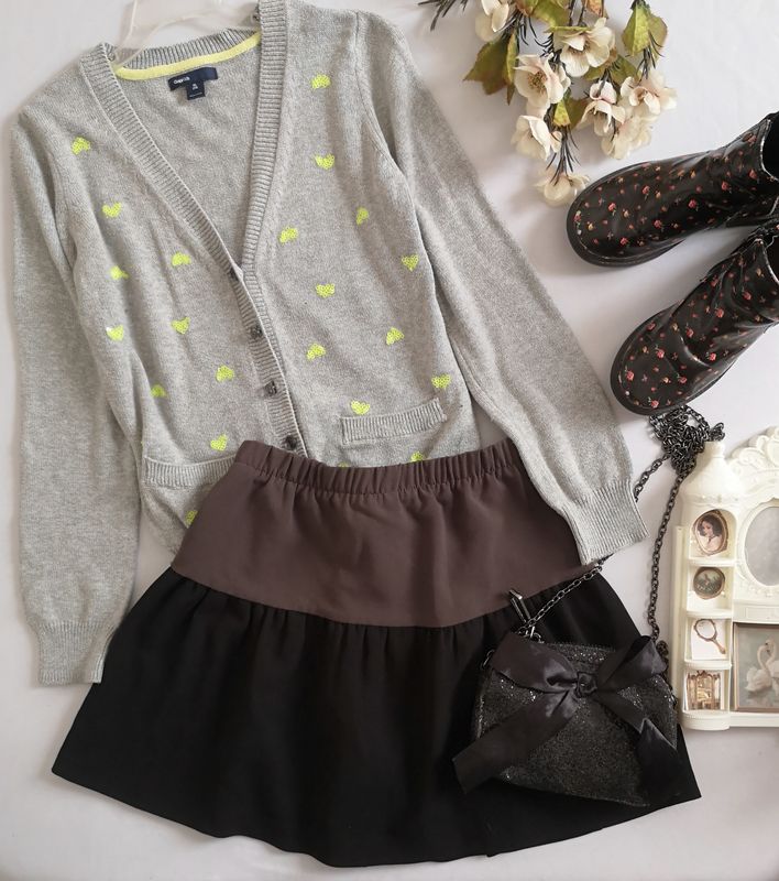 SUÉTER BORDADO CON FALDA