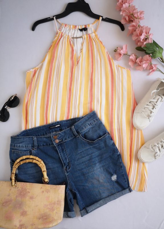 SHORT Y BLUSA LARGA TIPO HALTER