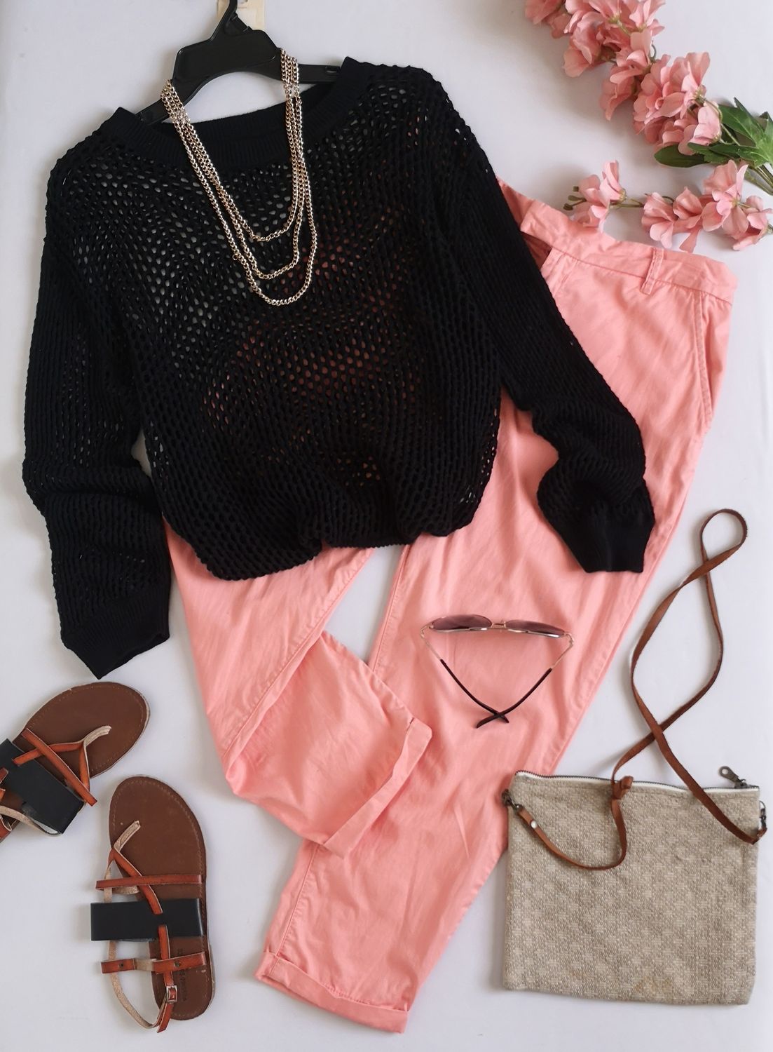 SUÉTER CALADO Y PANTALÓN DE ALGODÓN