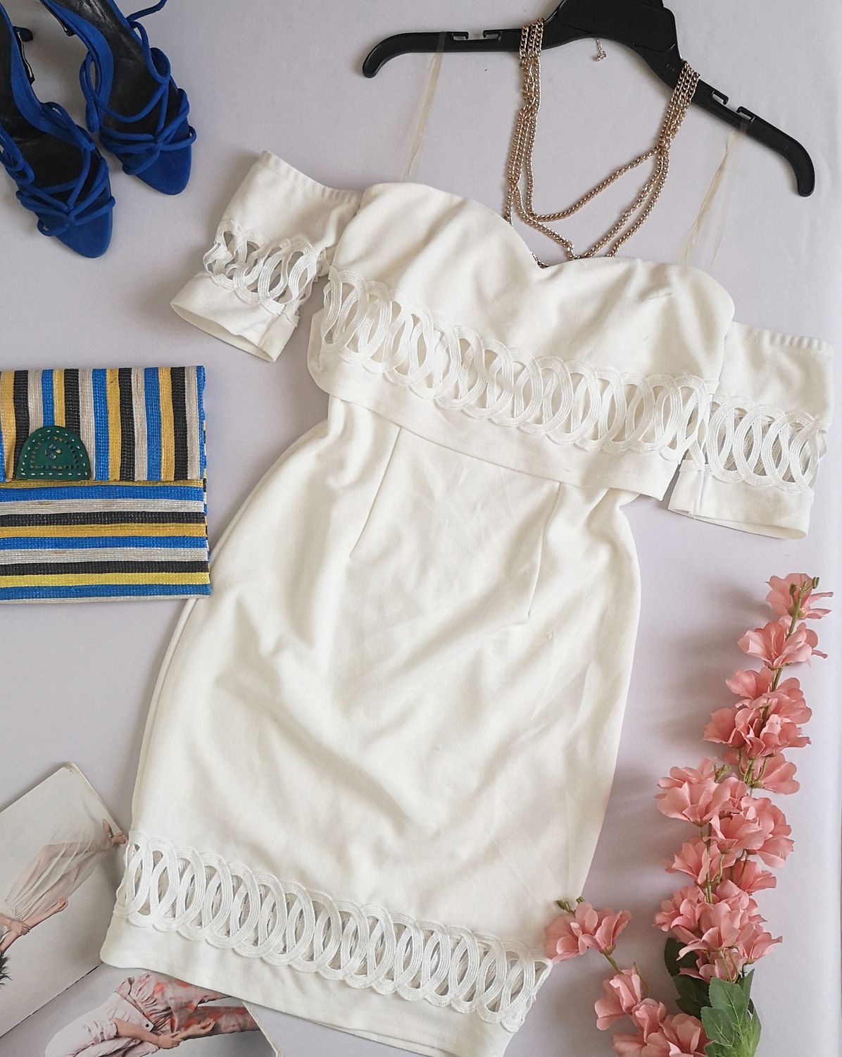 VESTIDO HOMBROS DESCUBIERTOS