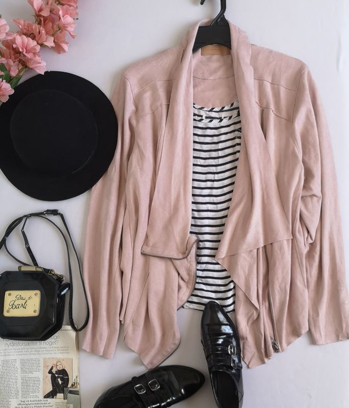 CHAQUETA TRASLAPADA CON ZIPPER ❤️