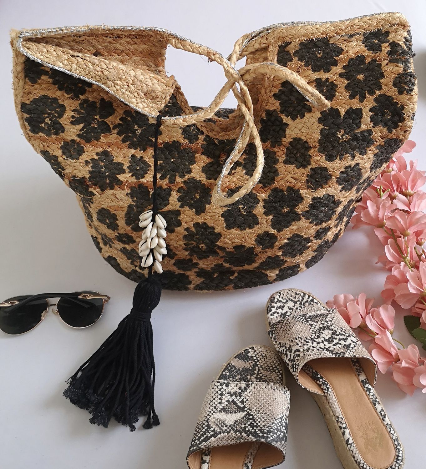 CARTERA GRANDE CON ADORNO