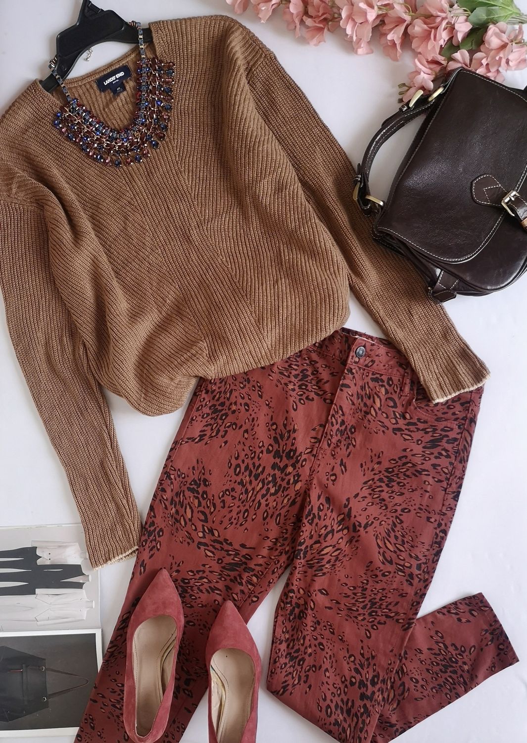 SUÉTER LARGO CON JEANS CINTURA ALTA ⚓