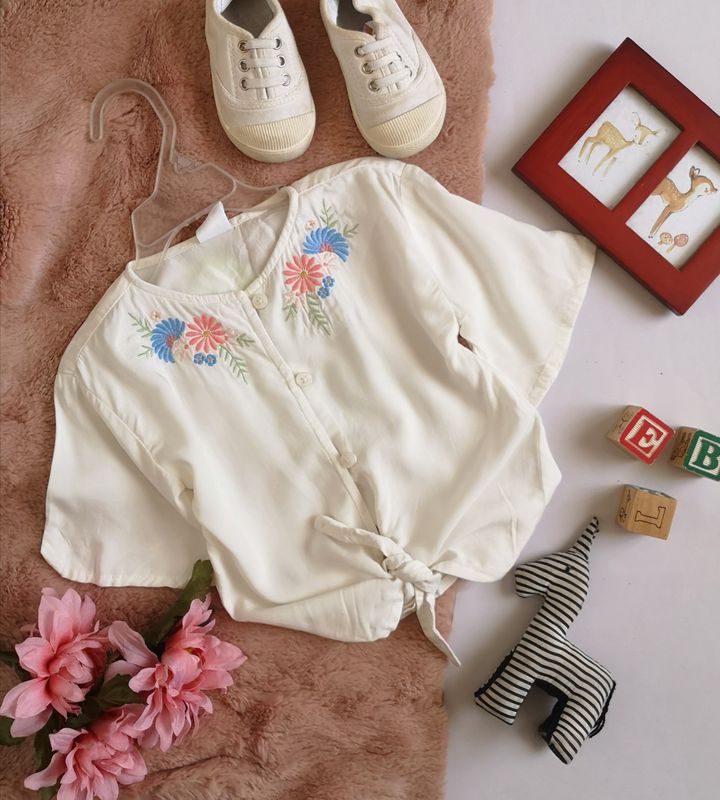 BLUSA NUEVA  CON NUDO