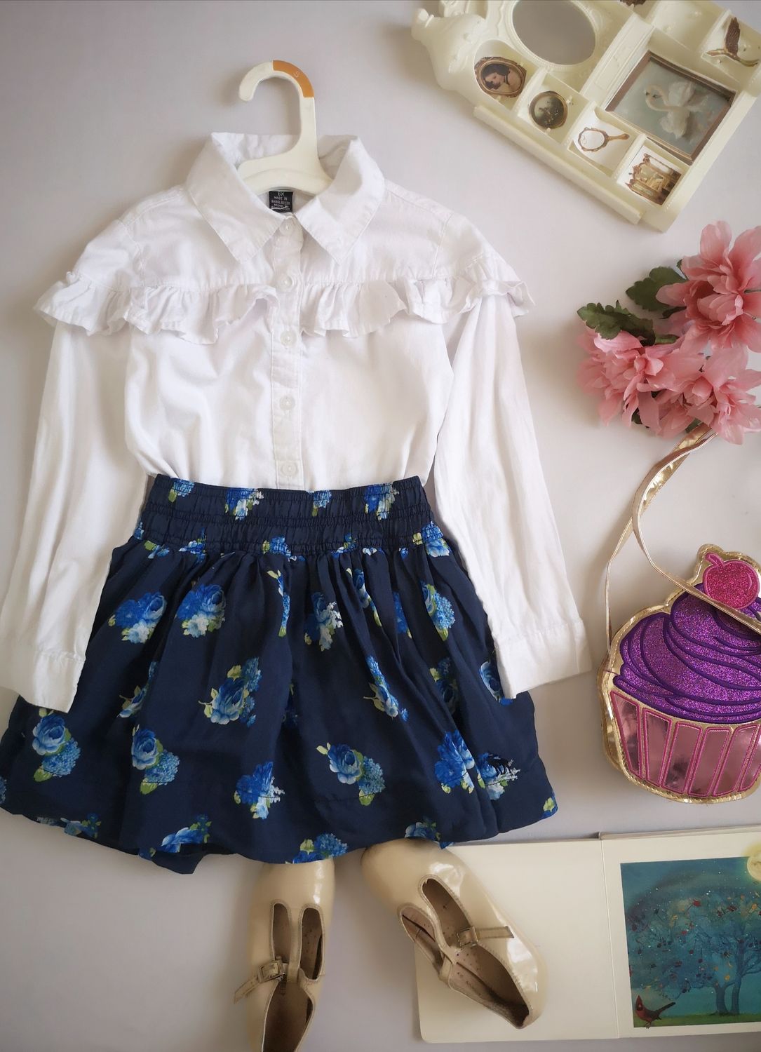 FALDA BOMBACHA Y BLUSA CON OLANES