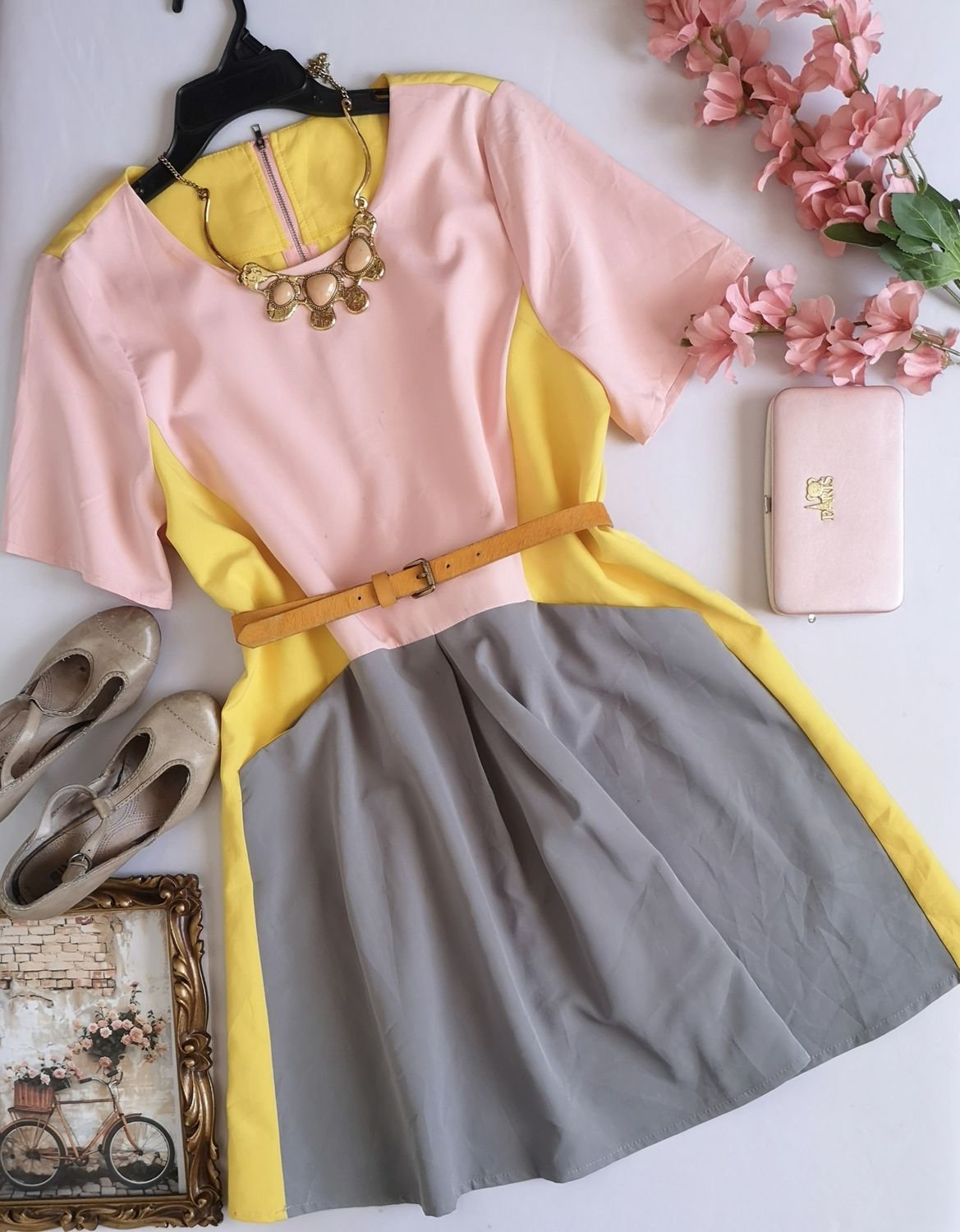 VESTIDO CON BOLSAS ADELANTE INCLUYE CINCHO ❤️