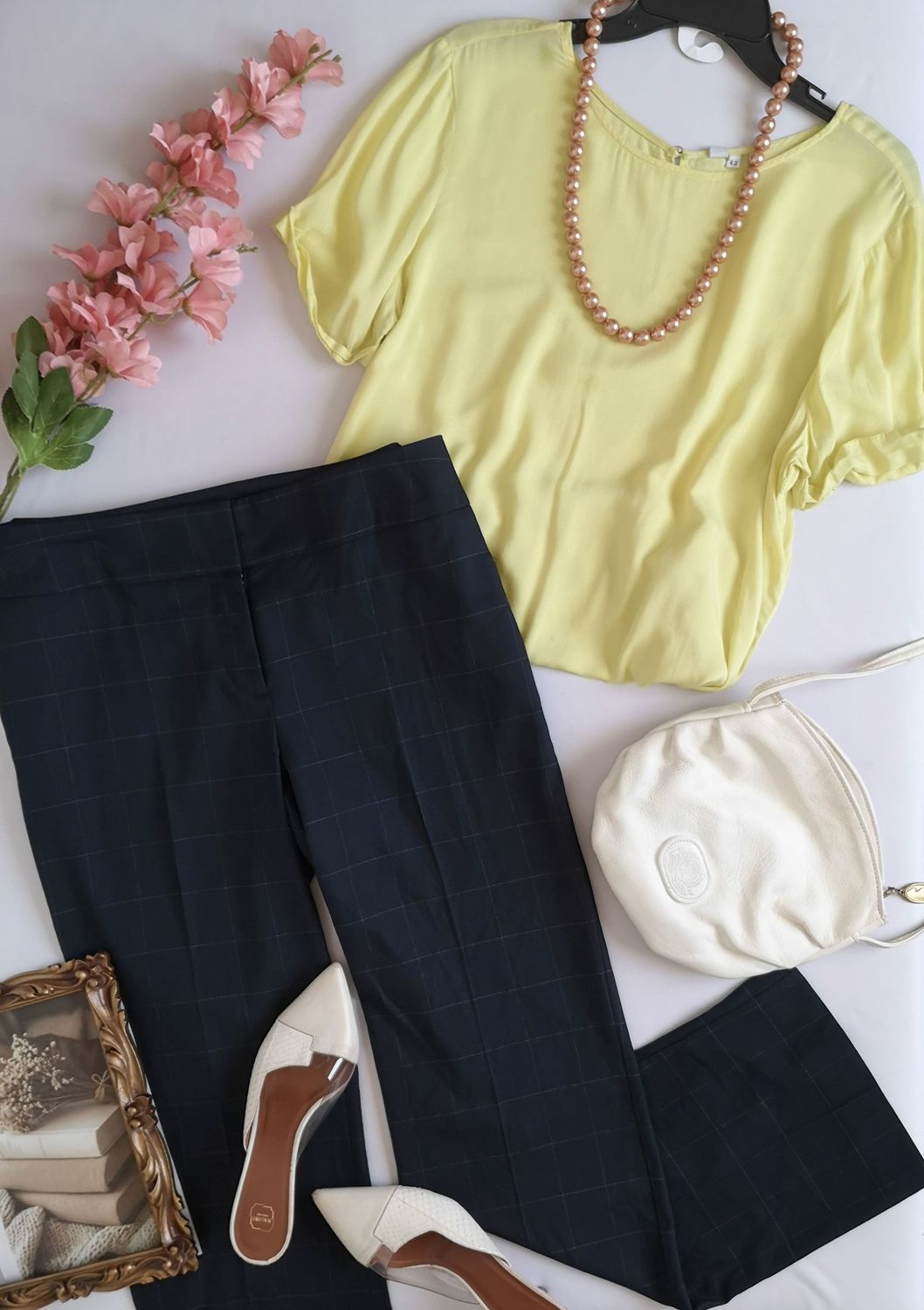 PANTALÓN SEMI FORMAL Y BLUSA ESTILO CUADRADO