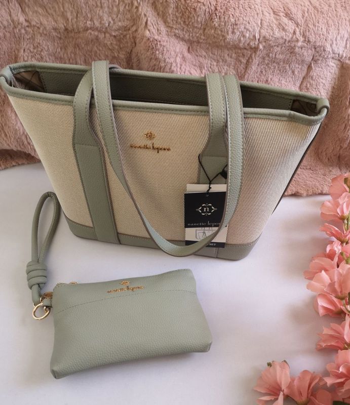 CARTERA NANETTE LEPORE