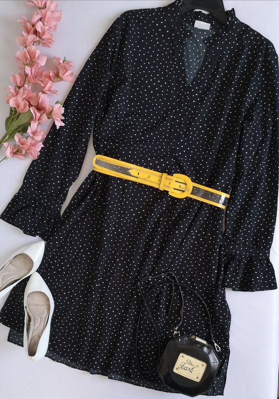 VESTIDO TIPO TÚNICA CON OLANES EN LAS MANGAS INCLUYE CINCHO