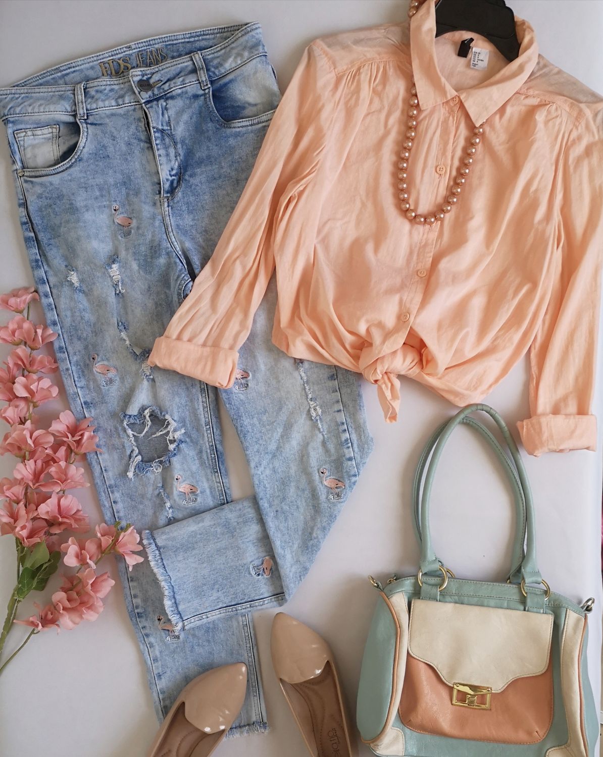 BLUSA LARGA DE ALGODÓN Y JEANS BORDADO