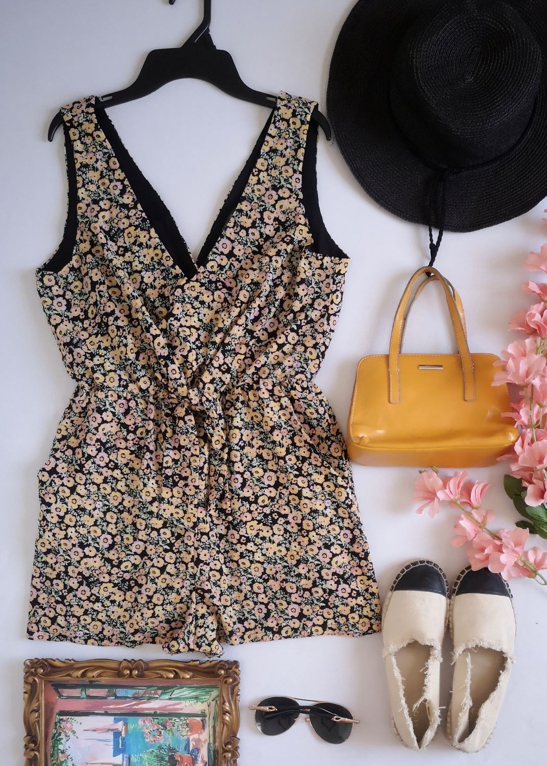 ENTERIZO NUEVO CON BOLSAS A LOS LADOS