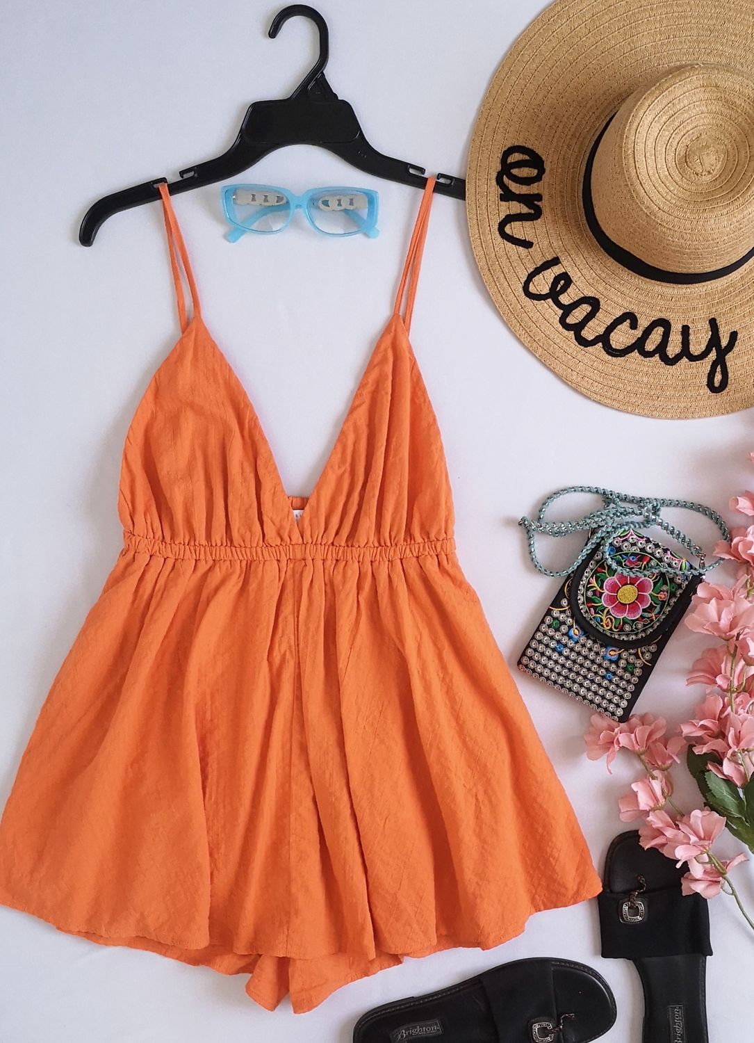 ENTERIZO TIPO HALTER INCLUYE LENTES